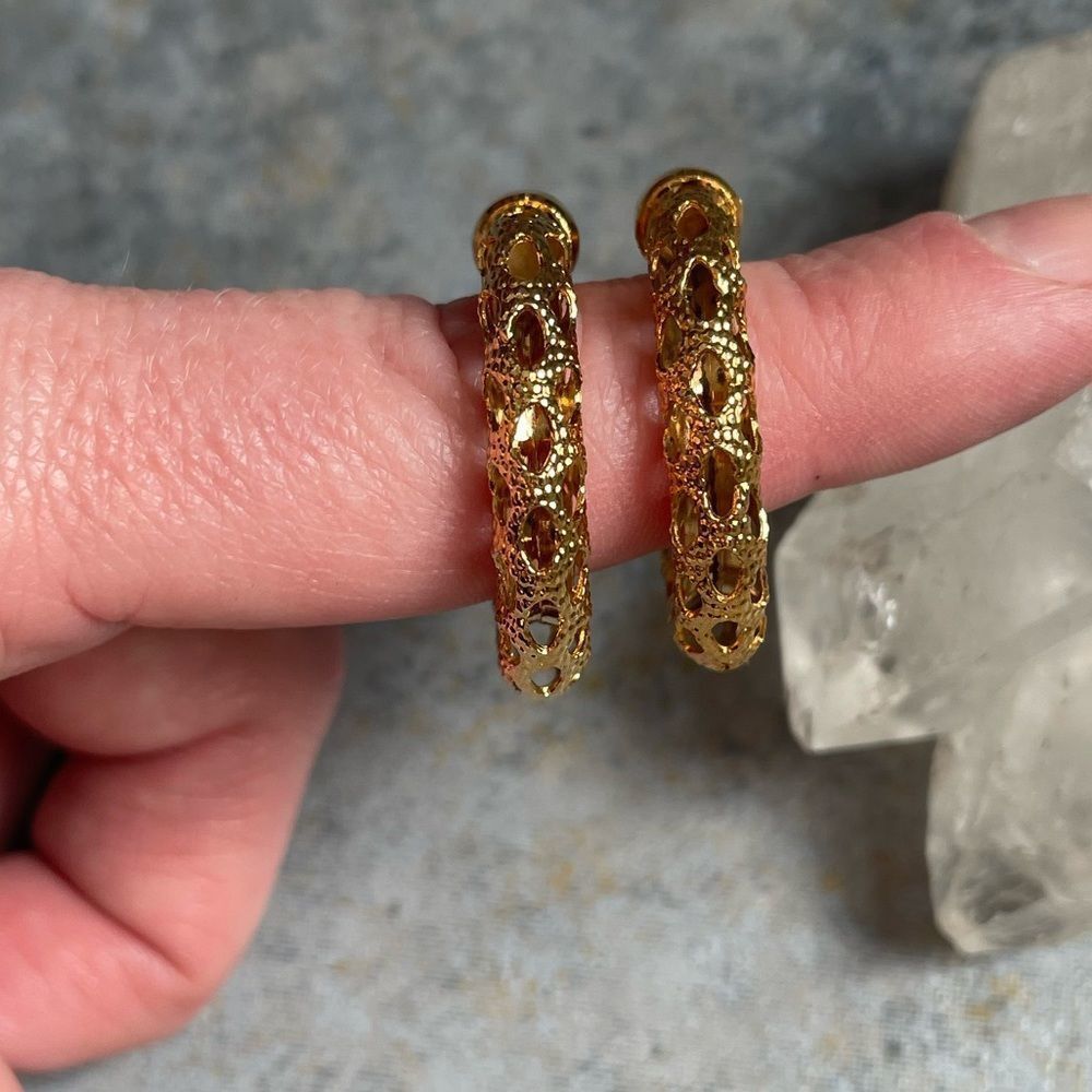 🌝 Gold Puff Hoop Earrings 🌝 - Picture 7 of 8